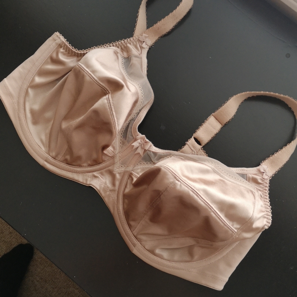 38E Goddess Keira